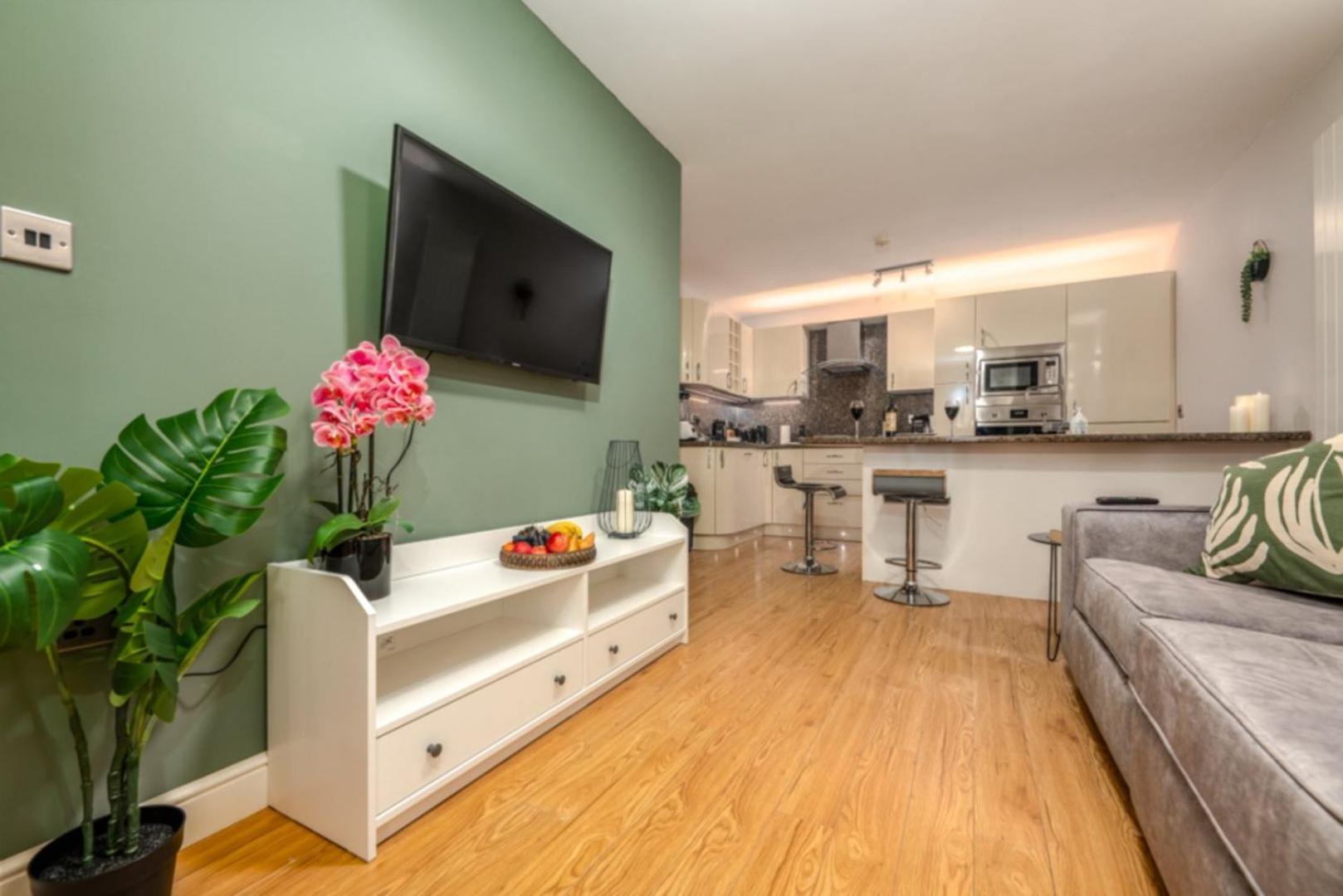 Cozy 2br | Near | Wifi *