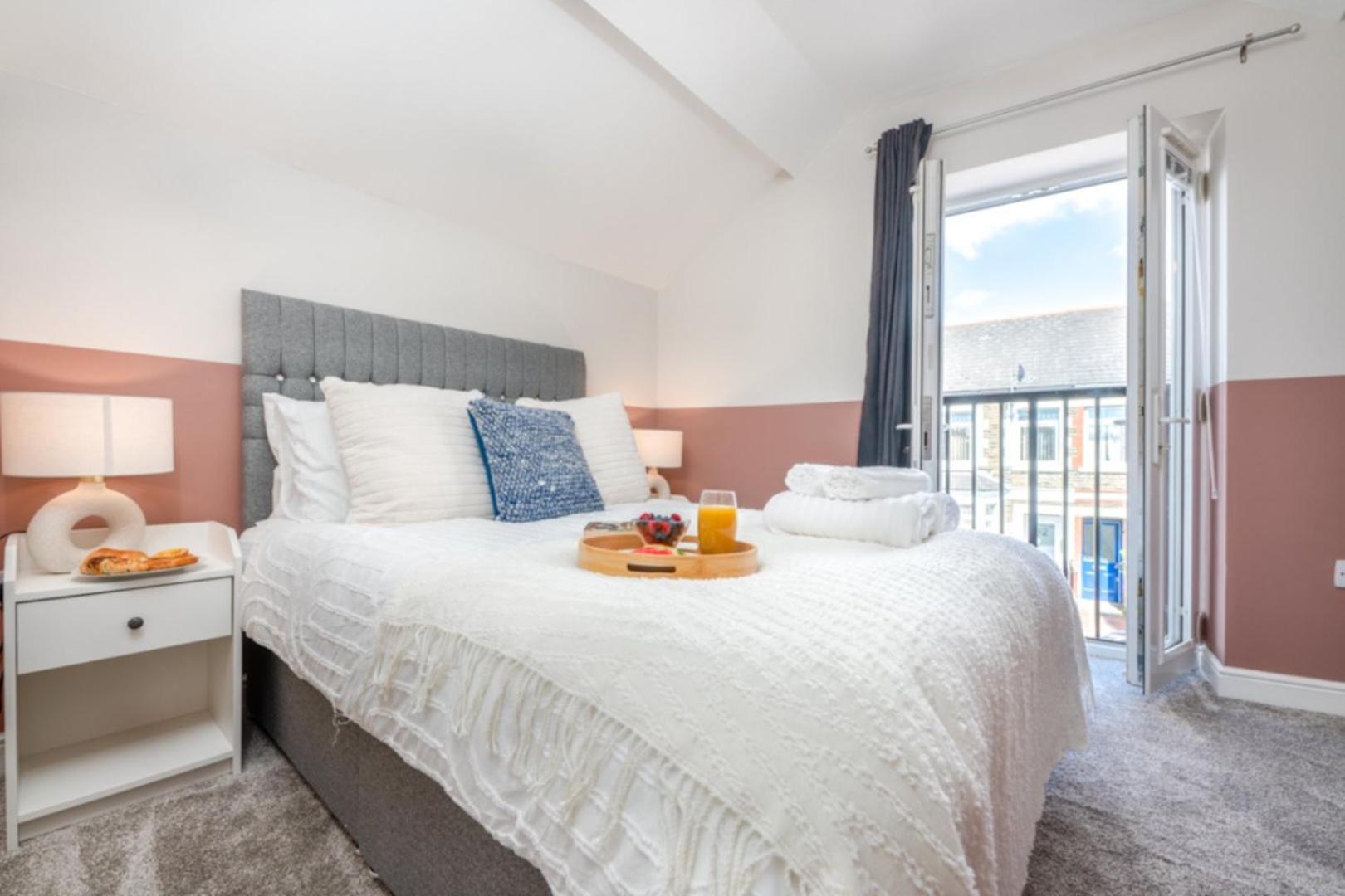 Cozy 2br | Near | Wifi Cardiff